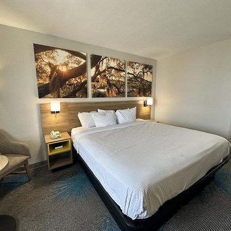 Days Inn By Wyndham Adel I-75 Buitenkant foto