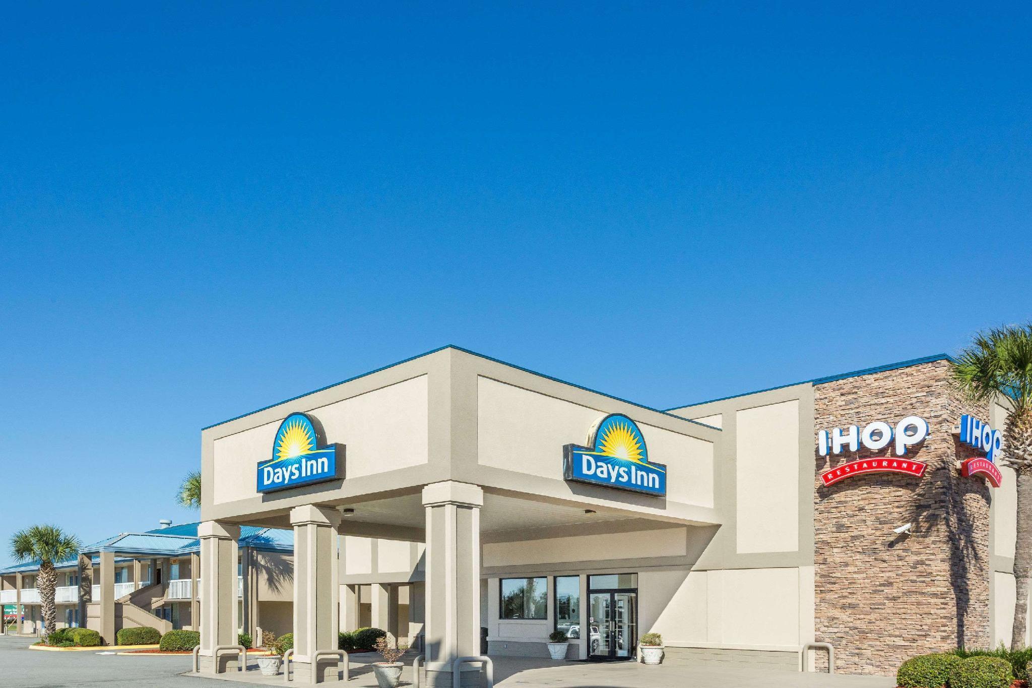 Days Inn By Wyndham Adel I-75 Buitenkant foto