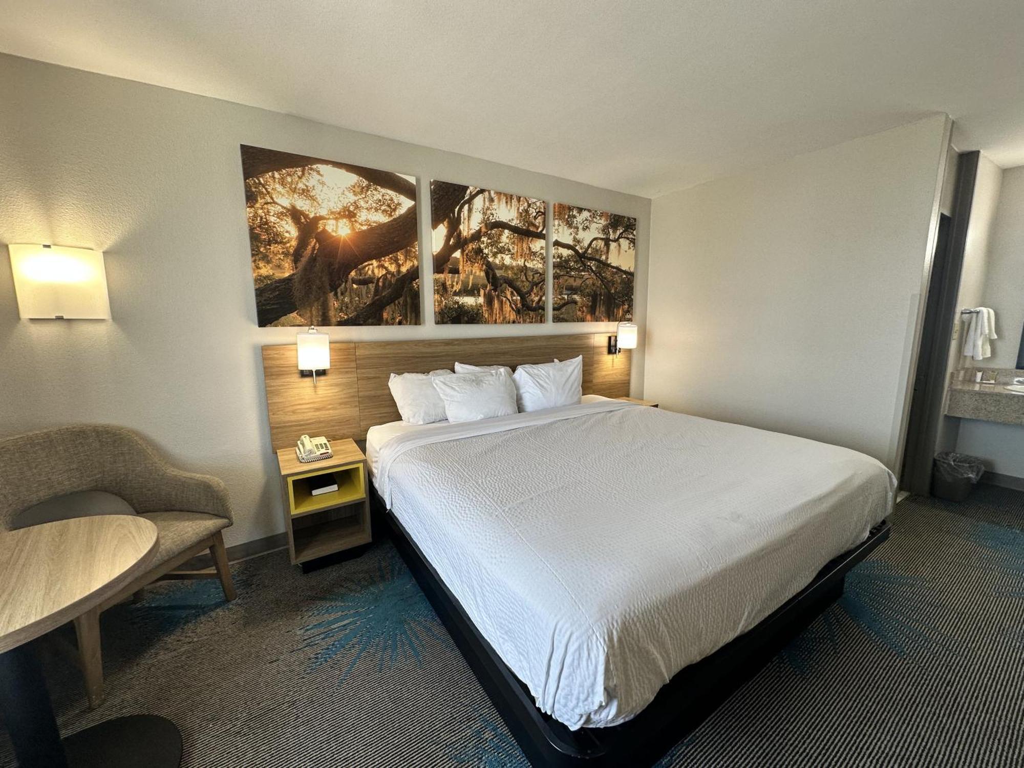 Days Inn By Wyndham Adel I-75 Buitenkant foto