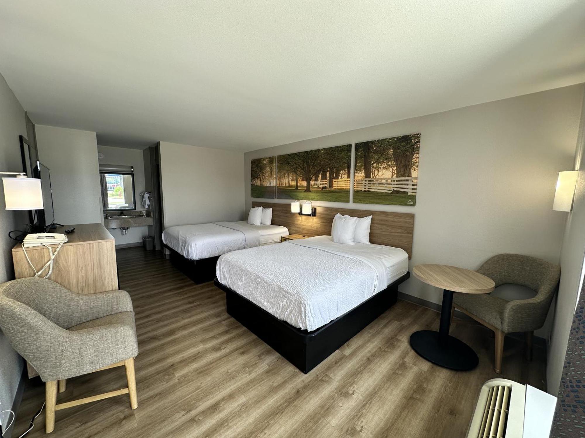 Days Inn By Wyndham Adel I-75 Buitenkant foto
