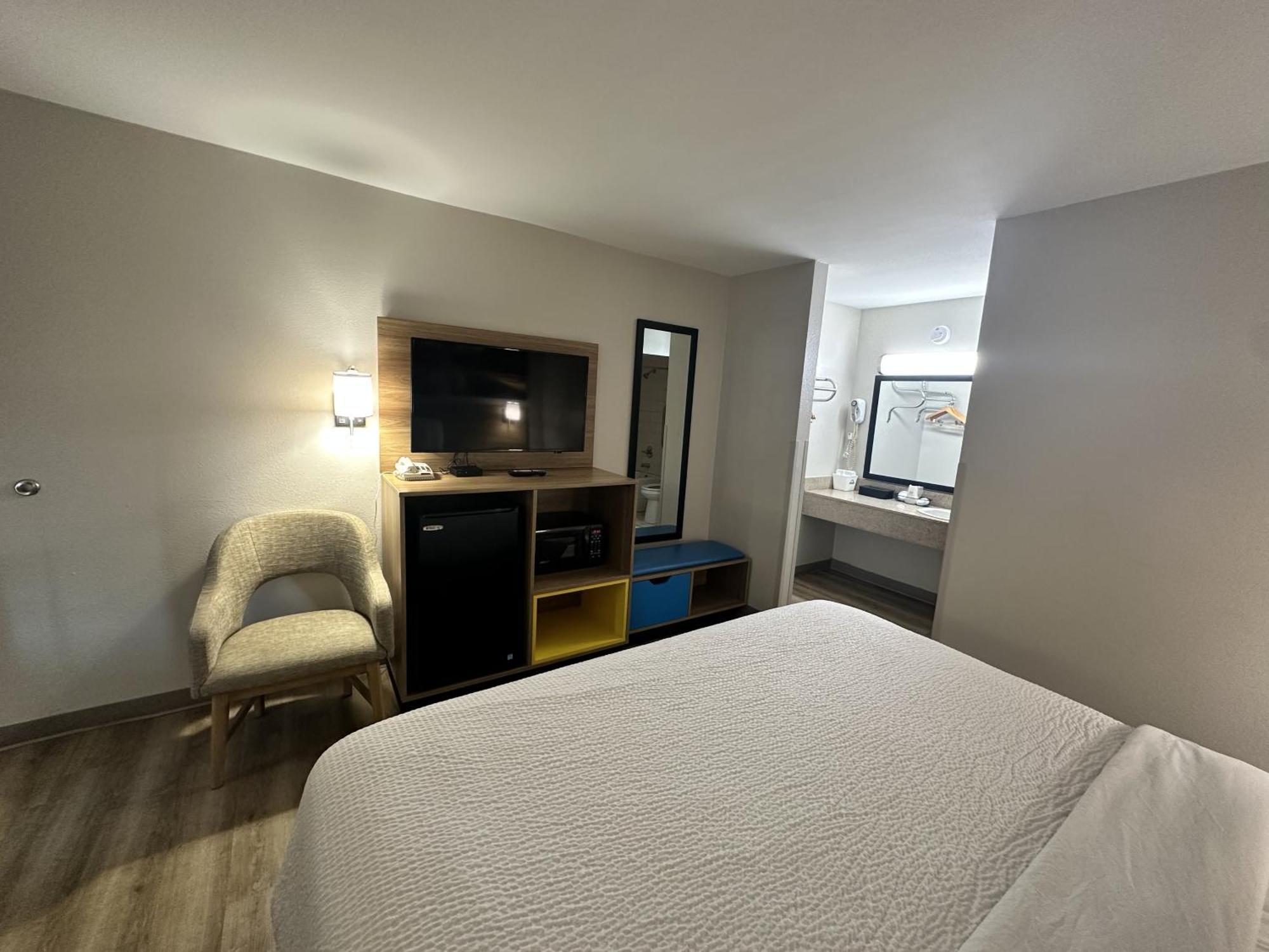 Days Inn By Wyndham Adel I-75 Buitenkant foto